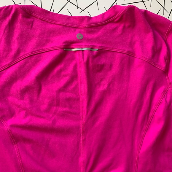 Long sleeve workout top! - Picture 4 of 7